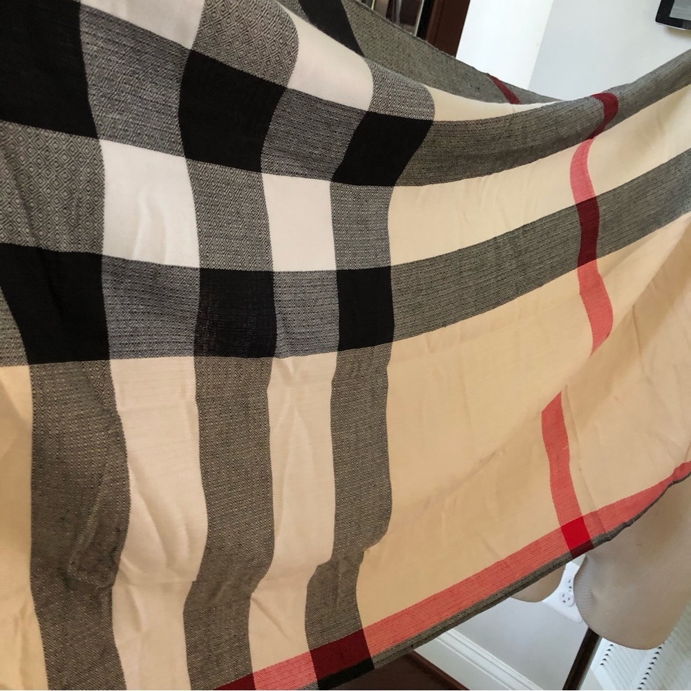 Large check Burberry scarf